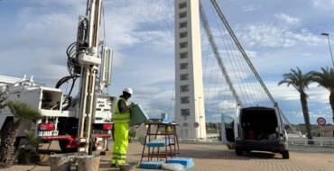 El Ayuntamiento estudia el subsuelo del Puente del Bimil·lenari para determinar el origen de los socavones