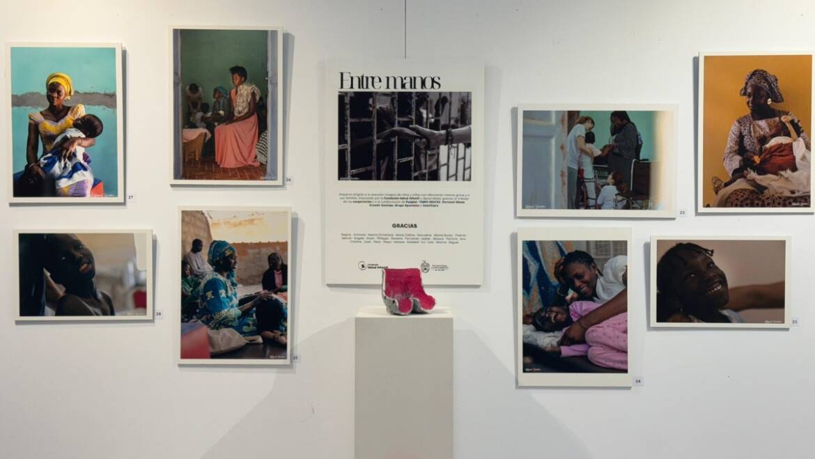 Elche acoge la exposición ‘Entre manos’ de la Fundación Salud Infantil