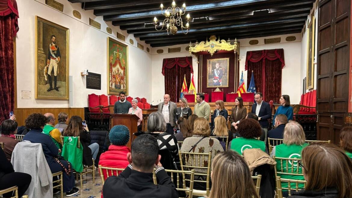 Elx se suma a la commemoració del Dia Mundial Contra el Càncer