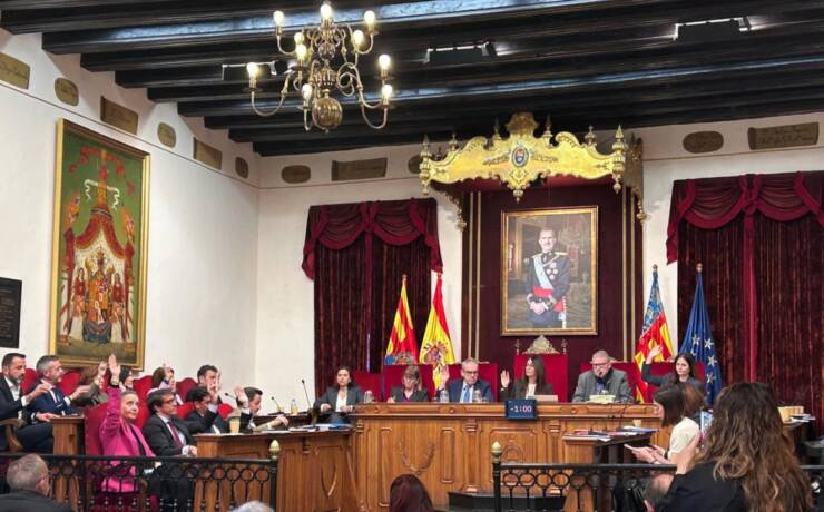 El pleno aprueba la protección de la Cruz del Jardín de la Concordia como Bien de Relevancia Local