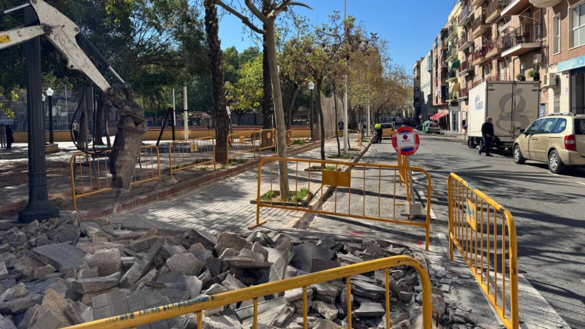 Elx inicia els treballs de renovació i modernització del parc 9 d’octubre