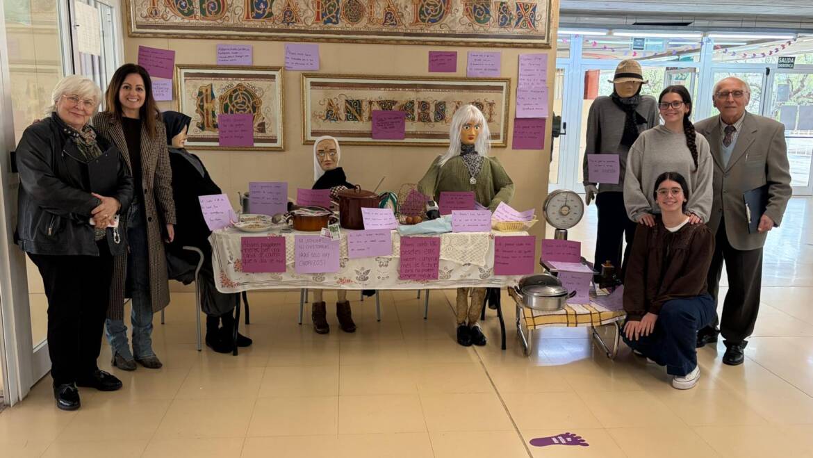 Un total de 14 comerços, particulars i centres educatius, participen en el tradicional concurs Velles de Serra