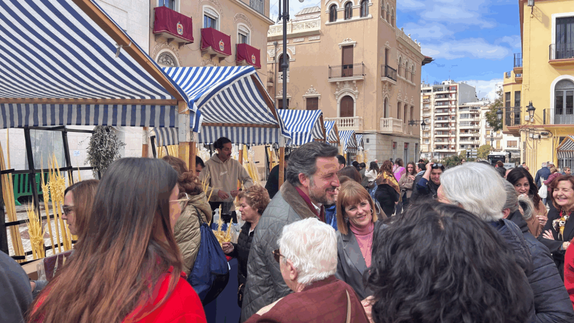 Comença la tradicional venda de palma blanca en els 30 llocs instal·lats pel municipi