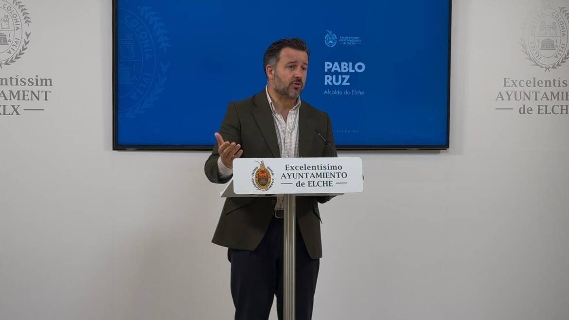 El Ayuntamiento impulsa la ordenación de las campas de vehículos en el entorno del aeropuerto