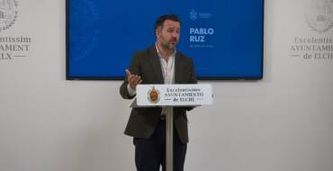 El Ayuntamiento impulsa la ordenación de las campas de vehículos en el entorno del aeropuerto