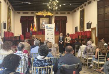 Elche conmemora el Día Mundial del Parkinson