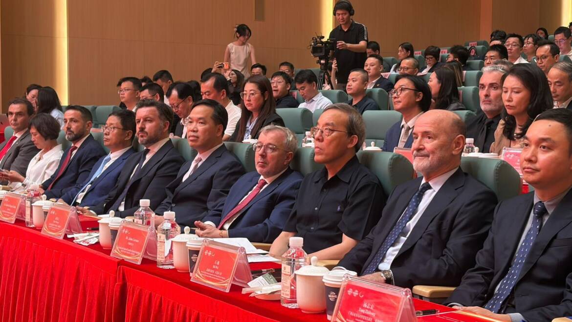 Elche presenta las oportunidades de inversión ante autoridades y empresarios chinos