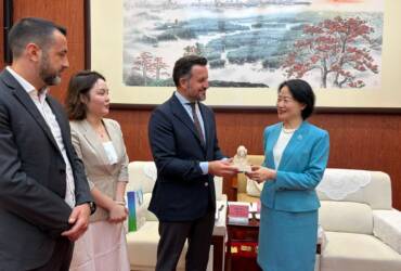 Elx obri noves oportunitats d’inversió a la Xina després d’una reunió de treball amb el districte de Nansha