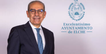 El vicealcalde Francisco Soler recibe el premio del Rotary Club Elche a la trayectoria profesional