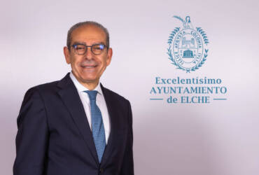 El vicealcalde Francisco Soler recibe el premio del Rotary Club Elche a la trayectoria profesional