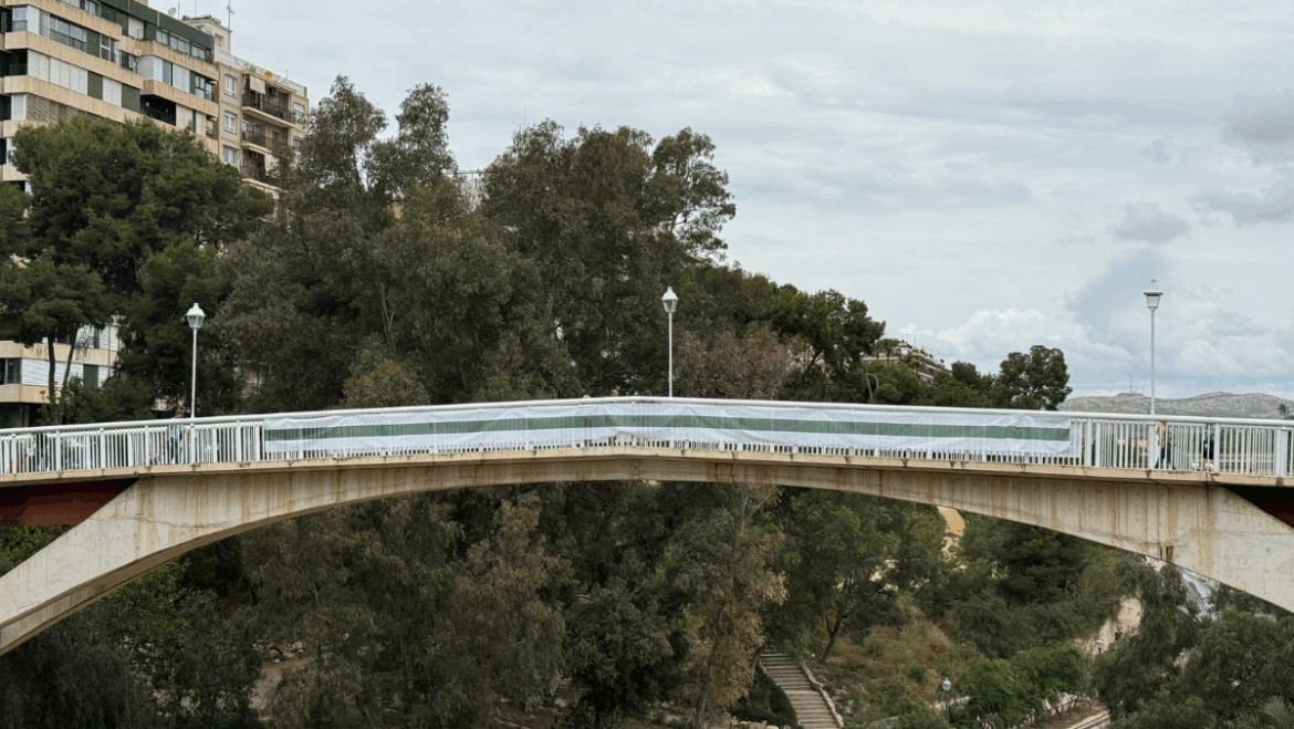 L’Ajuntament se suma a la iniciativa per a traure banderes de l’Elx CF als balcons
