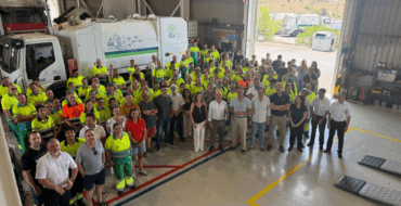 El alcalde felicita a la plantilla de Limpieza por el premio ‘Escoba de Platino’