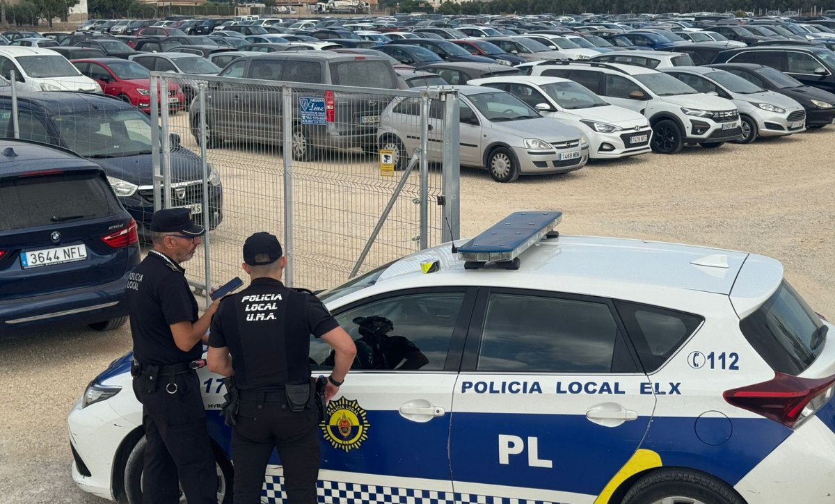 Elche clausura la primera campa de vehículos en Torrellano y anuncia más cierres (2)