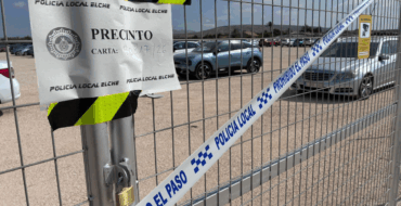Elche clausura la primera campa de vehículos en Torrellano y anuncia más cierres