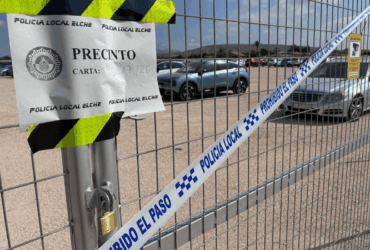 Elche clausura la primera campa de vehículos en Torrellano y anuncia más cierres