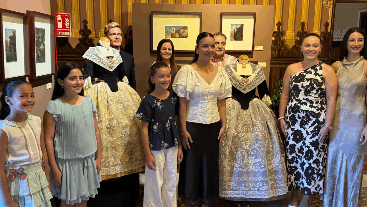 Elche expone la indumentaria de las nuevas Reinas y Damas de las Fiestas