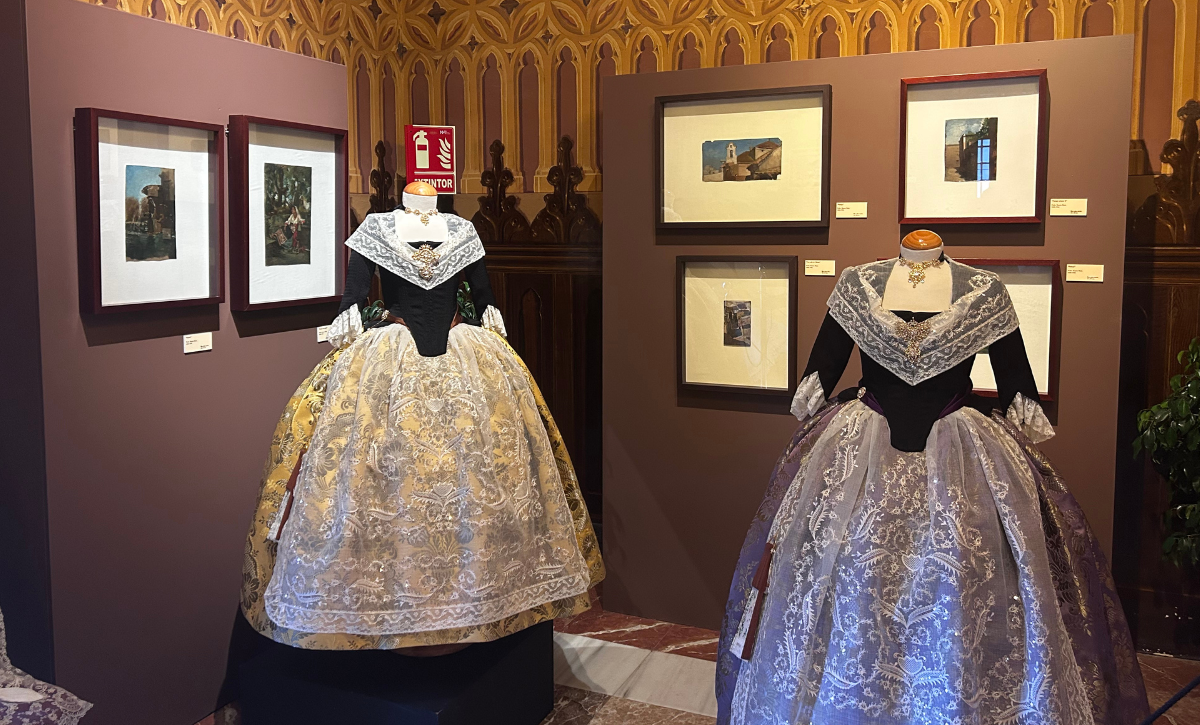 Elche expone la indumentaria de las nuevas Reinas y Damas de las Fiestas (2)