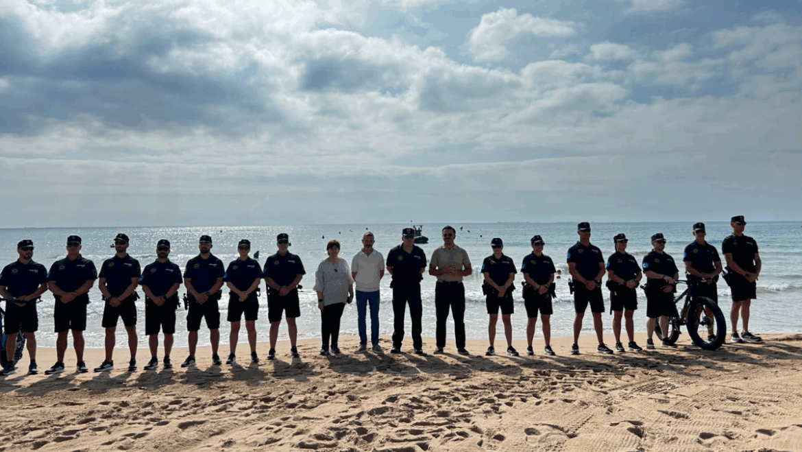 Un dispositivo de más de 40 agentes garantiza la seguridad en las playas este verano