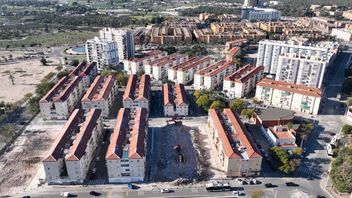 Pimesa incluirá un proyecto para la retirada de enseres del bloque 8 de manera previa al derribo