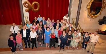 Elche rinde homenaje a 26 mayores de 90 años en una gala tributo