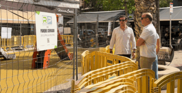 El Ayuntamiento comienza la renovación de parques infantiles en casco urbano y pedanías