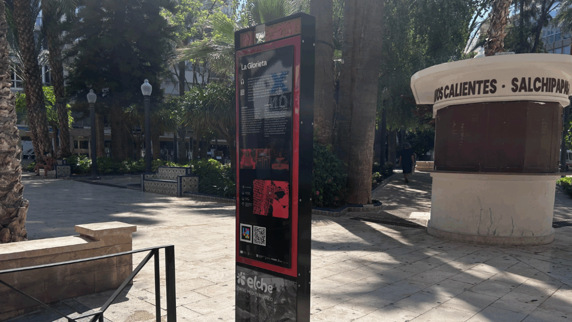 Elche implanta por primera vez señalética turística inteligente en el entorno del centro histórico