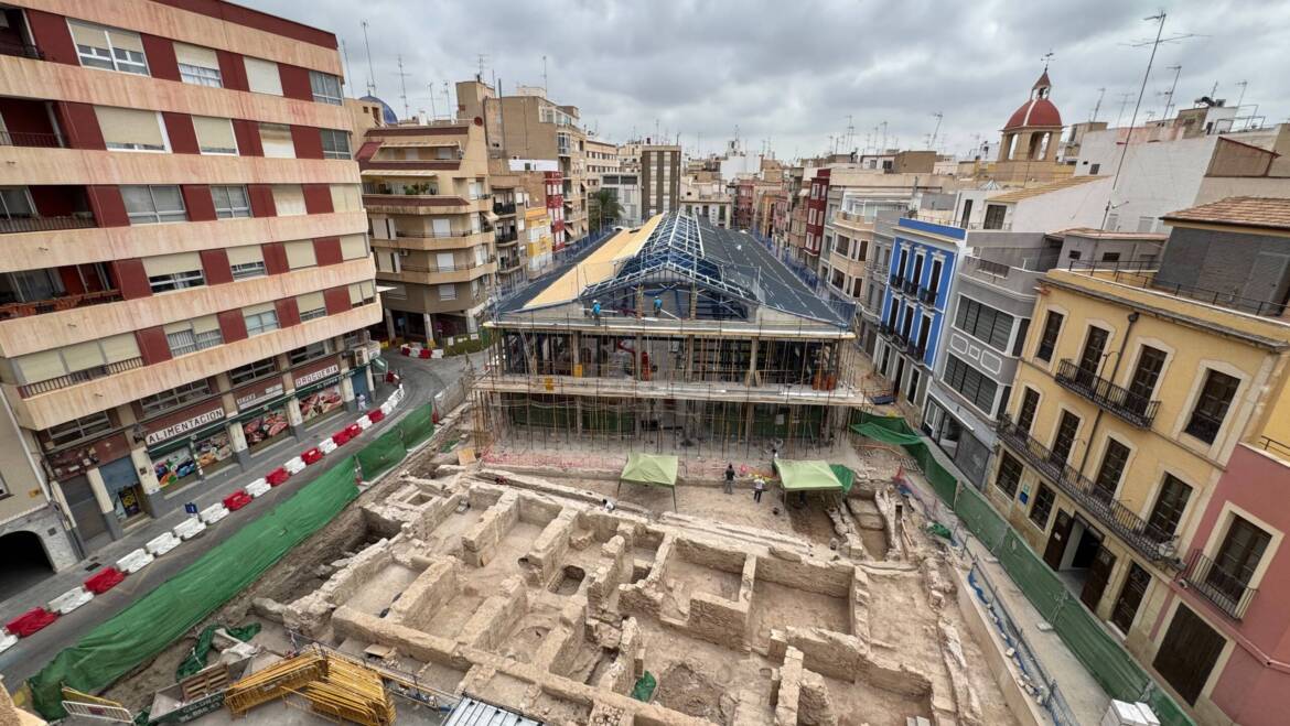 La excavación de los Baños Árabes avanza dentro del proyecto de restauración del Mercado Central