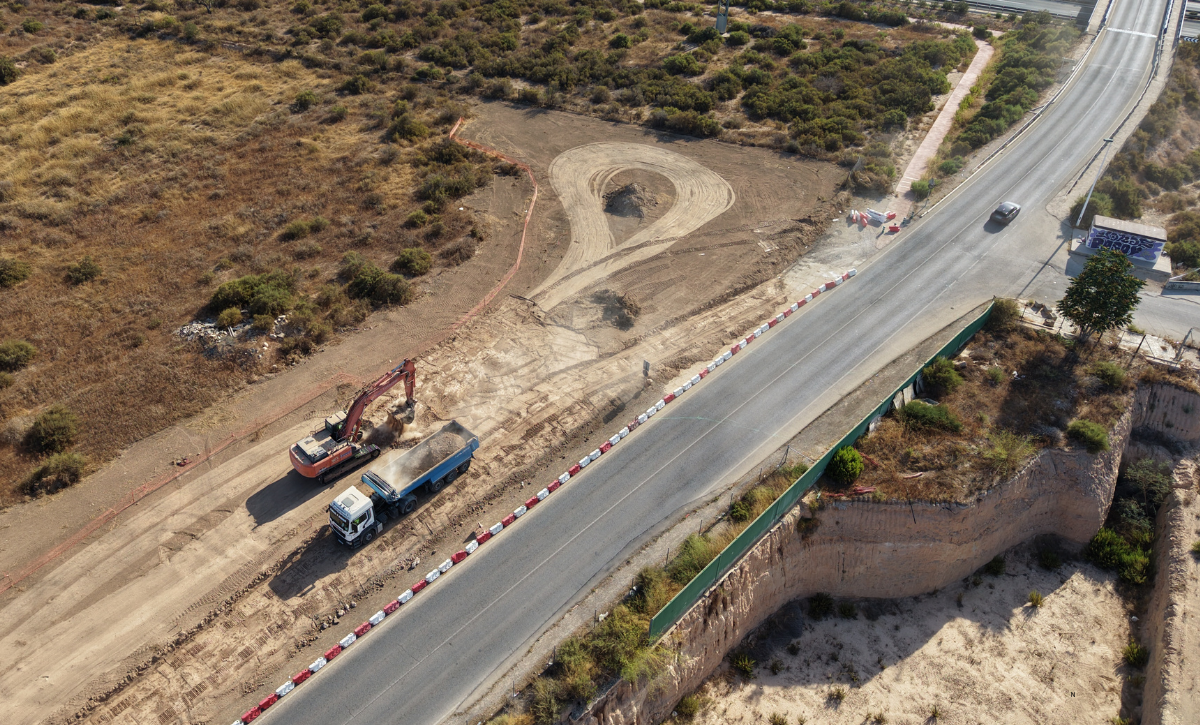 Avanzan a buen ritmo las obras de reurbanización del entorno del Martínez Valero (1)
