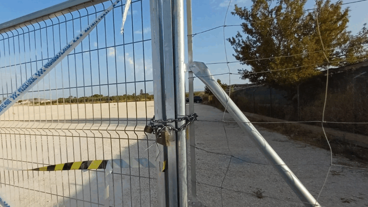 Finaliza el vaciado de vehículos de la primera campa clausurada en Torrellano en el mes de junio