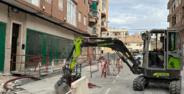 Avanzan las obras de mejora y renovación de la calle Francisco Alemañ en Altabix