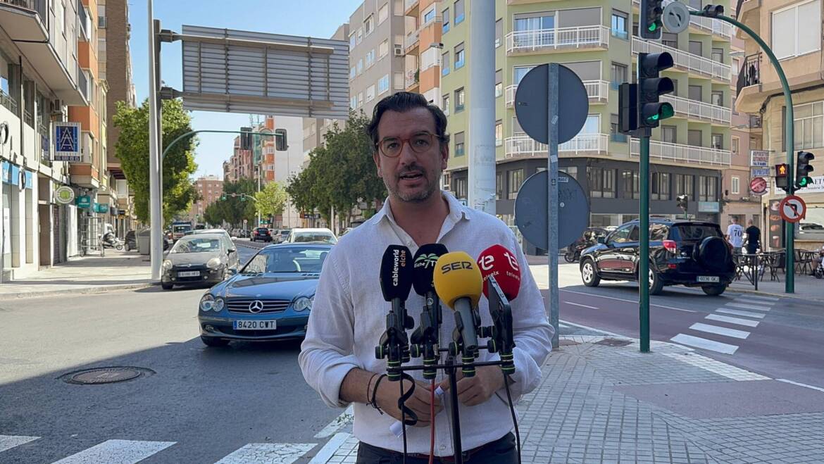 Elche continúa la renovación de aceras con actuaciones en Altabix y Sector V