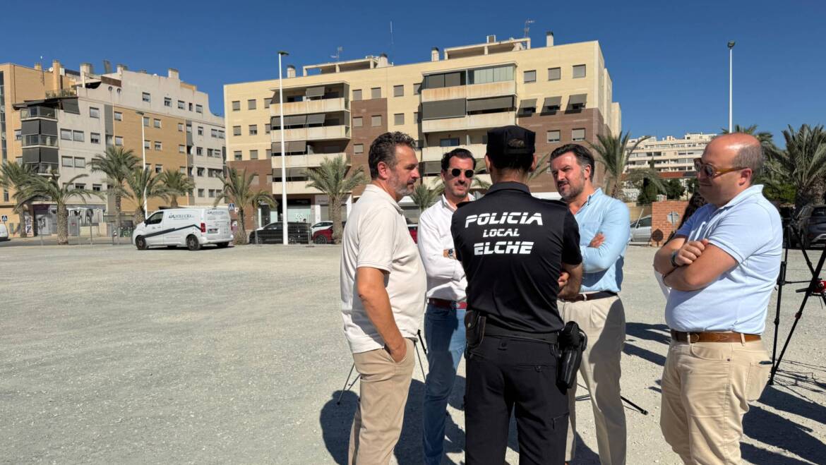Elche inicia la adecuación de un nuevo aparcamiento de más de 400 plazas en Altabix