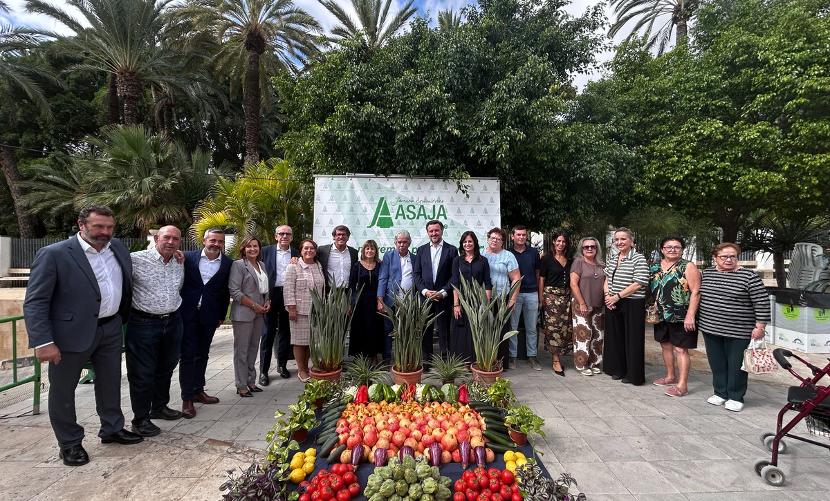 el-paseo-de-la-estacion-acoge-hasta-el-proximo-12-de-octubre-una-nueva-edicion-de-la-fireta-del-camp-d-elx-foto-10