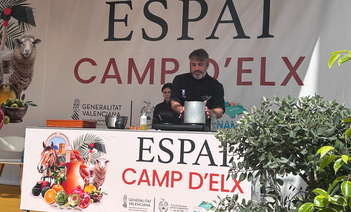 el-paseo-de-la-estacion-acoge-hasta-el-proximo-12-de-octubre-una-nueva-edicion-de-la-fireta-del-camp-d-elx-foto-15