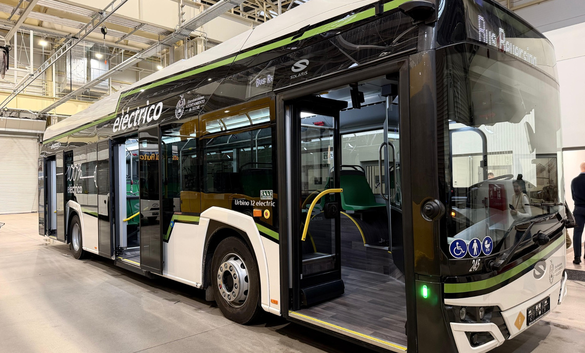 elche-adquiere-cuatro-nuevos-autobuses-100-electricos-por-mas-de-2-millones-de-euros-para-las-lineas-a-y-c-foto-2
