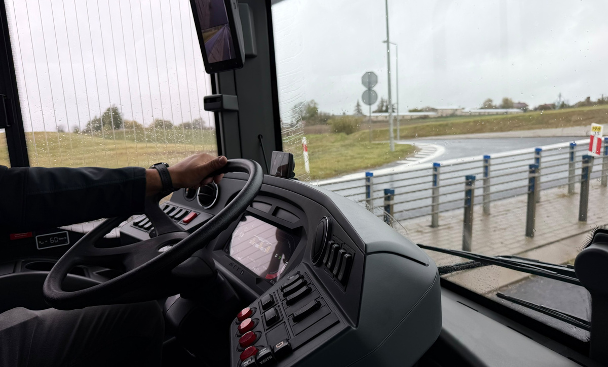 elche-adquiere-cuatro-nuevos-autobuses-100-electricos-por-mas-de-2-millones-de-euros-para-las-lineas-a-y-c-foto-6