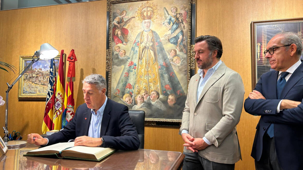 Elche y Badalona estrechan lazos y reivindican las raíces que las unen
