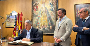 Elche y Badalona estrechan lazos y reivindican las raíces que las unen