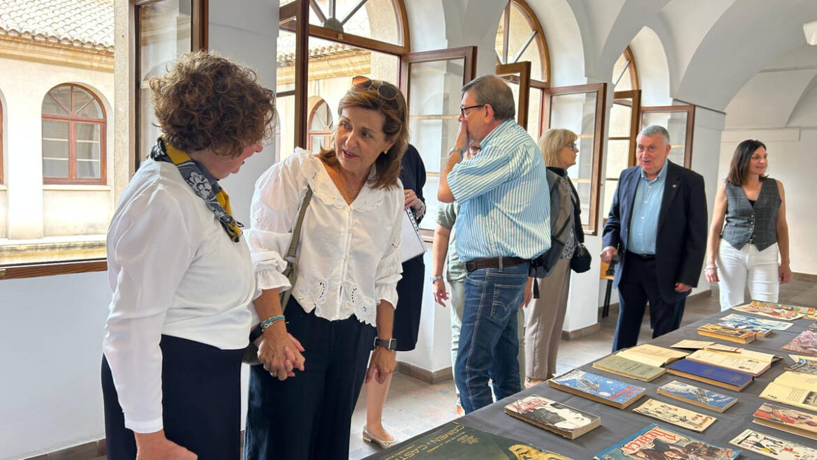 La Biblioteca Pedro Ibarra recibe el archivo personal de Felipe Ayala como donación