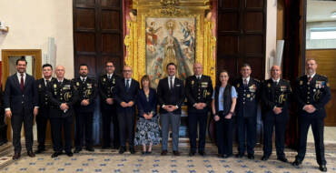 La plaça de Baix acull l’acte del patró de la Policia Nacional per la festivitat dels Àngels Custodis